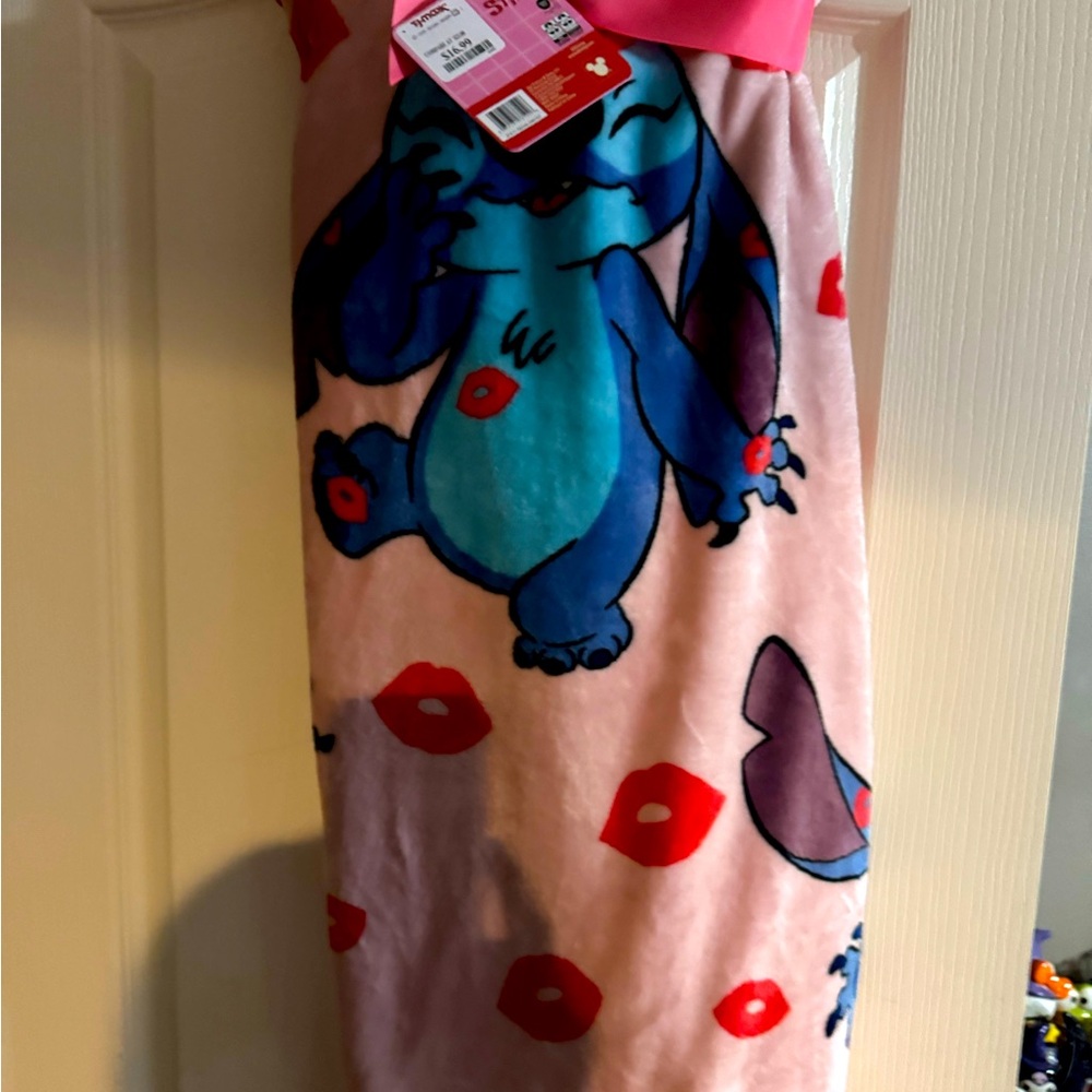 Stitch pink V- day